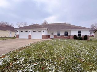 1600 Dew Drop Dr, Marion, IL 62959