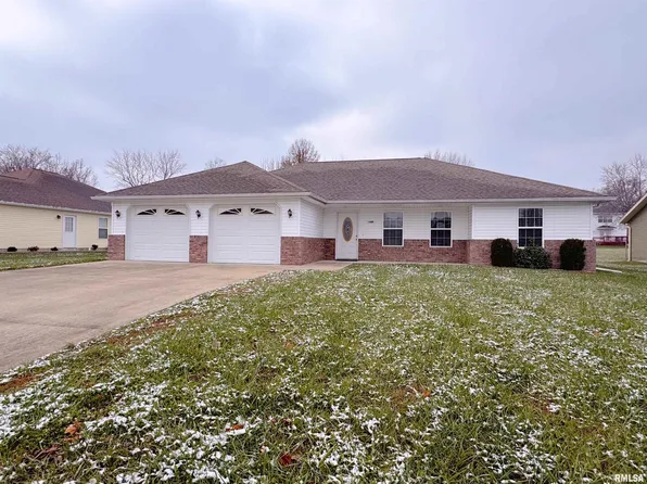 1600 Dew Drop Dr, Marion, IL 62959