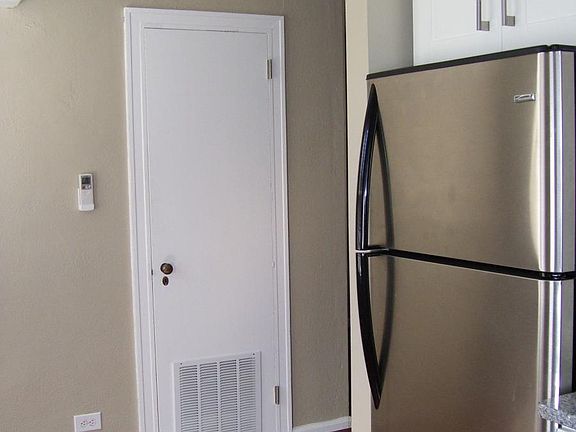 2nd image of 601 Cleveland St APT 13B