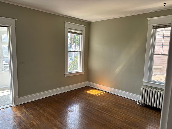 4th image of 622 Richmond Ave