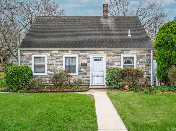 306 Curtis Avenue, Carle Place, NY 11514