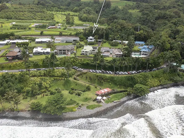 77 Makakai Pl, Hilo, HI 96720