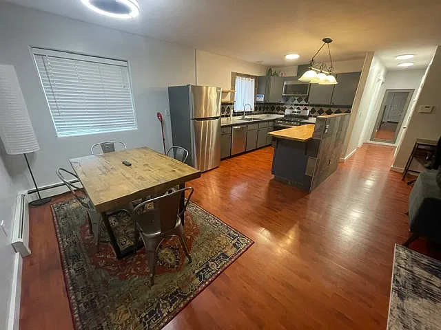 2 bed, 912 sqft, $2,030 — Photo 3