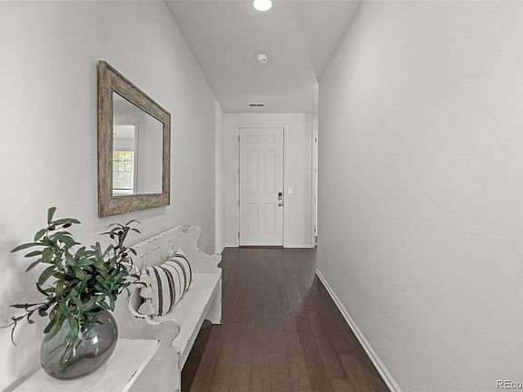 3rd image of 10421 Yosemite Street