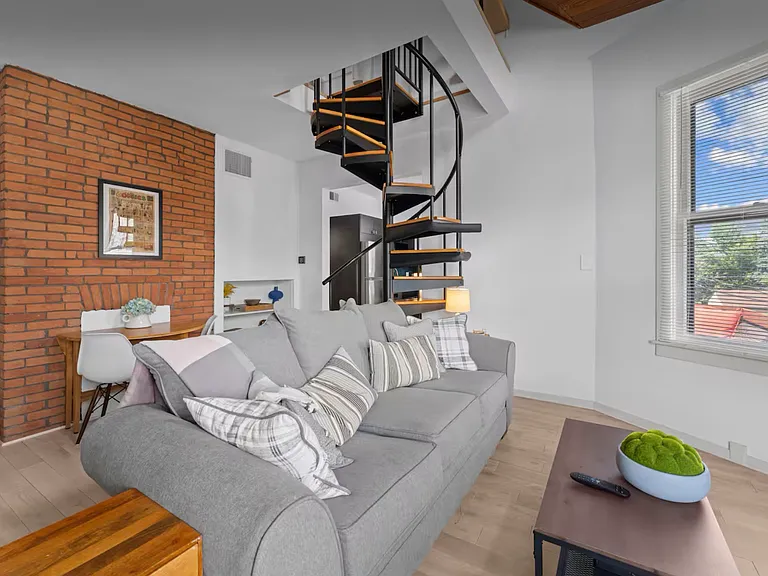 5615 Howe St #2 — Photo 7