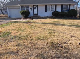 1222 Hoyt Dr, Saint Louis, MO 63137