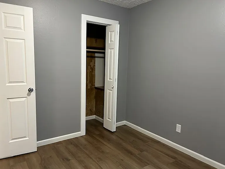 111 N Smithville Rd — Photo 8