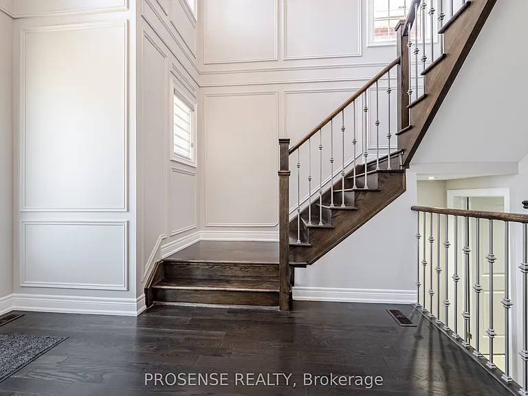 8 Macbean Cres — Photo 8