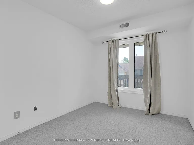 492 Laclie St #204 — Photo 7