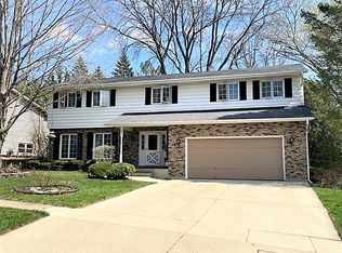 753 Hillside Ave, Antioch, IL