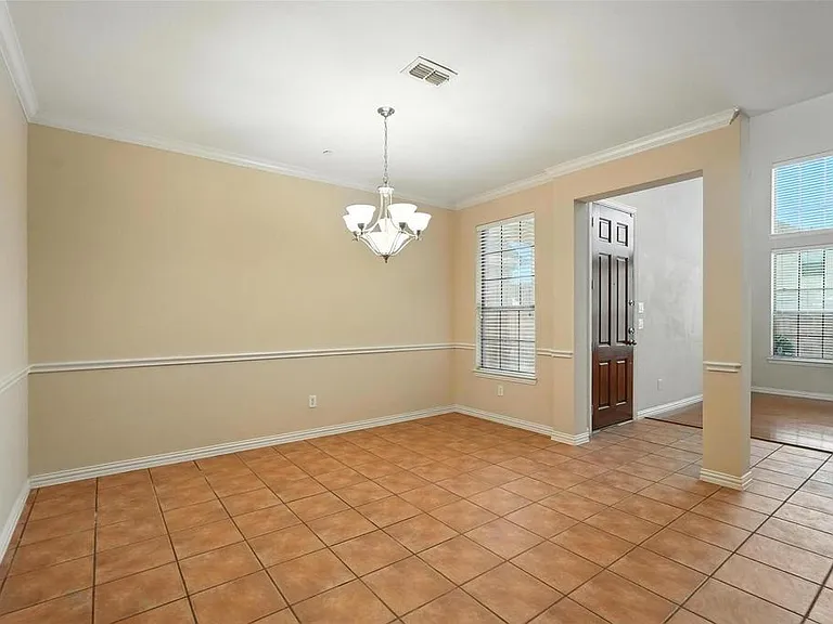2101 Broadstone Dr — Photo 11