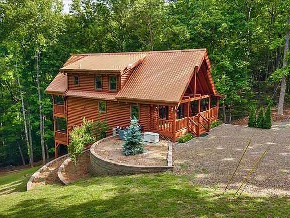 3rd image of 273 Ridgewood Dr