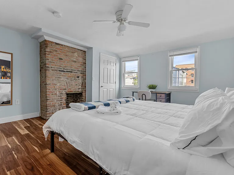607 Foreland St — Photo 3