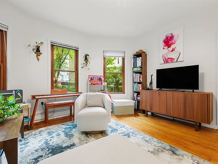 51 Creighton St #1 — Photo 3