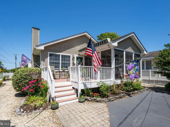 609 6th St, Bethany Beach, DE 19930