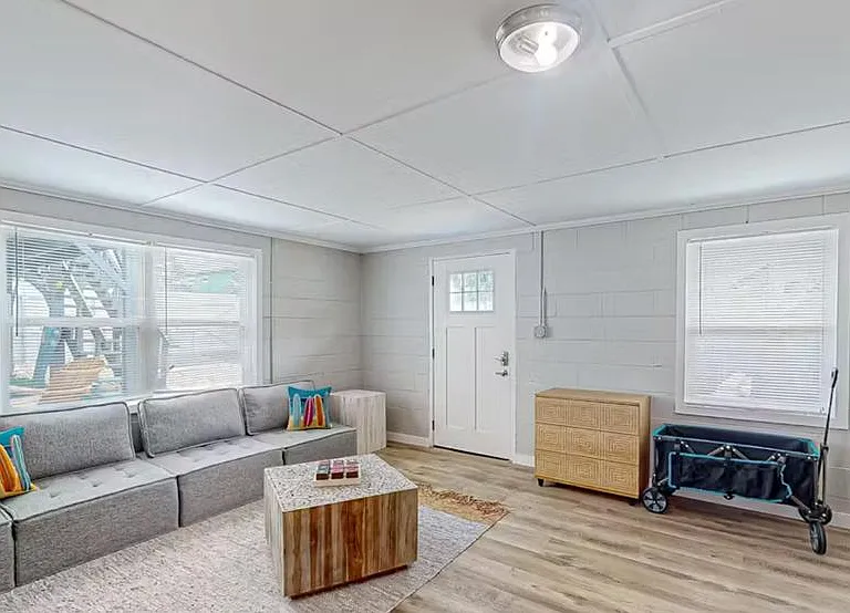 7304 Beach Dr — Photo 14