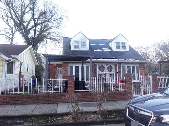2nd image of 1440 Kearny St NE