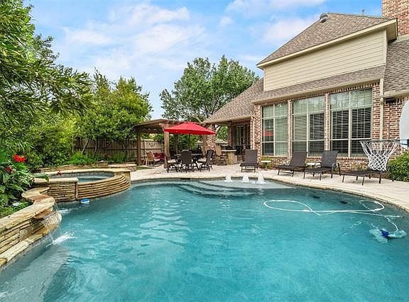 2nd image of 6905 Cross Creek Ln