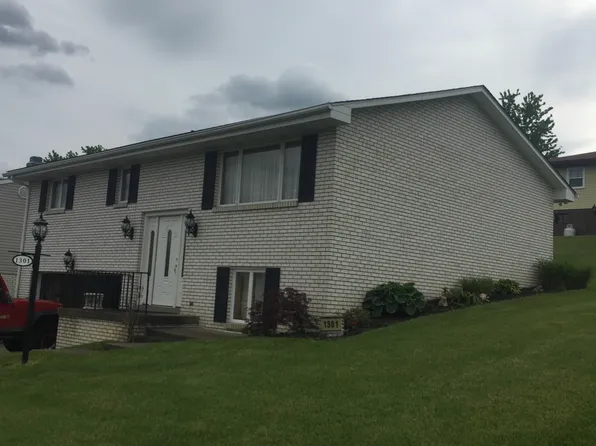 1301 Kennedy Ave, Martins Ferry, OH 43935