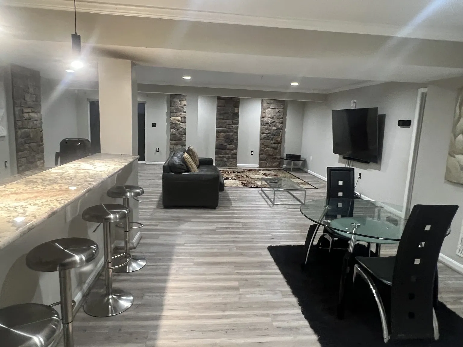 7 bed, 3.5 bath, 4084 sqft, $1,800 — Photo 4