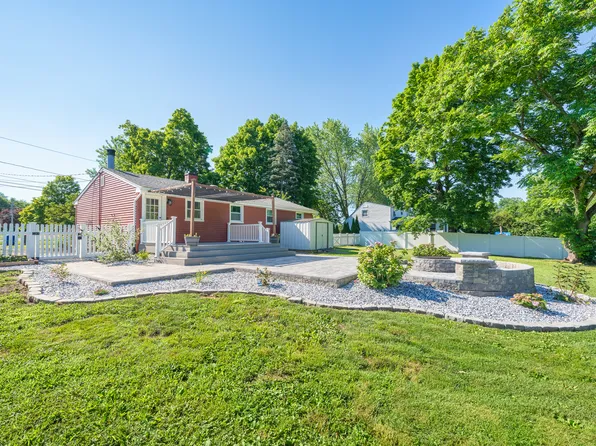 31 Algonquin Drive, Wallingford, CT 06492