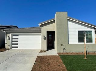 4027 Buckingham Ave, Clovis, CA 93619
