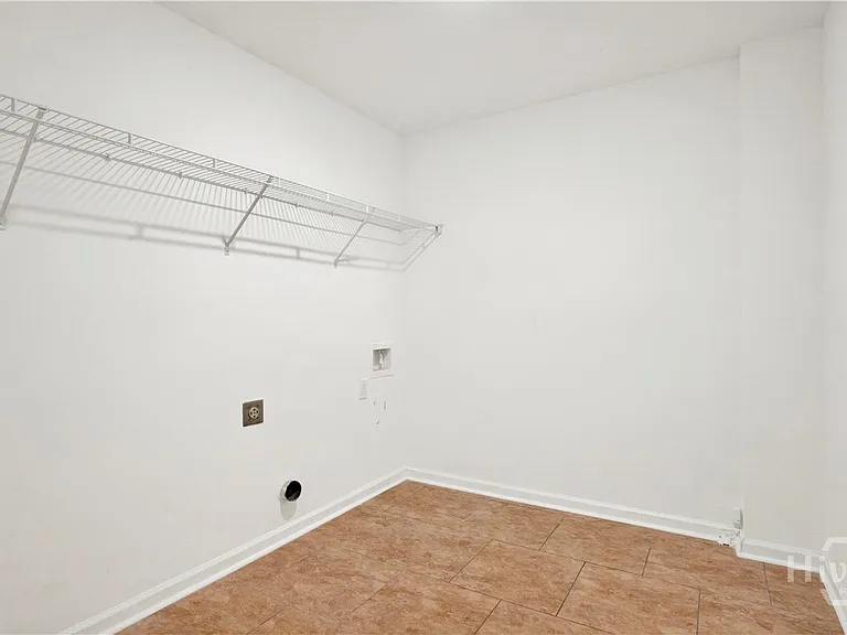 120 Annie Dr — Photo 31