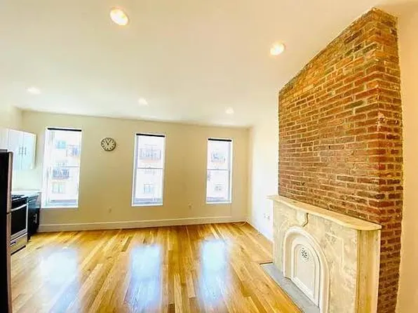 576 Marcy Avenue image 10 of 39