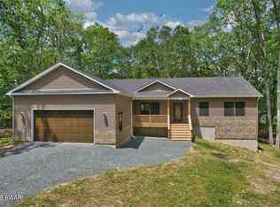 119 Lenape Dr, Milford, PA 18337