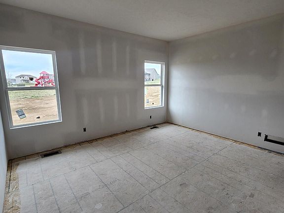 4th image of 5114 Pinehill Rd