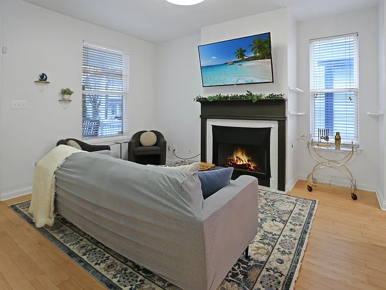 N Talbott St — Photo 9