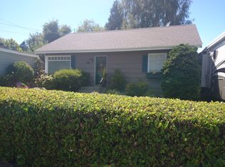 8911 30th Ave NW, Seattle, WA 98117