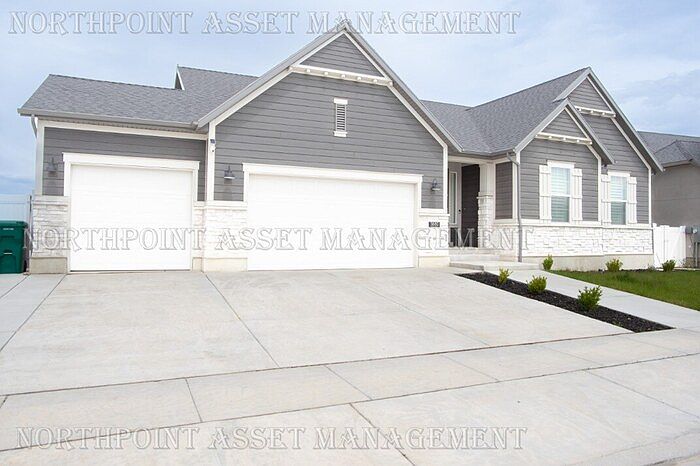 1st image of 3880 W Safflower Dr
