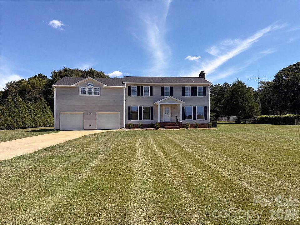 1st image of 221 Pennington Rd