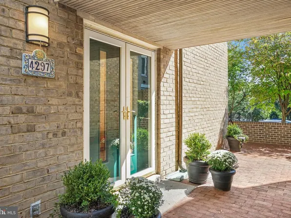 4297 Embassy Park Dr NW, Washington, DC 20016