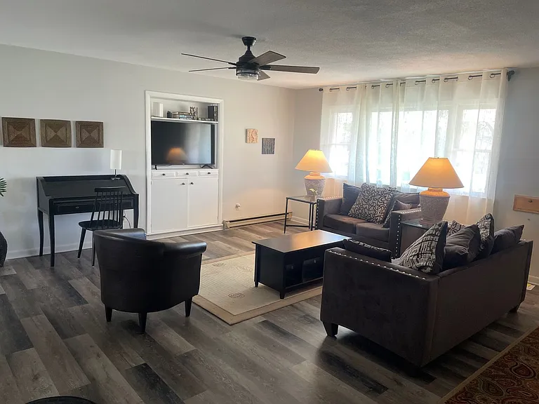 3020 Beacon St — Photo 4