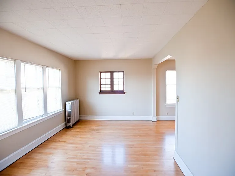 1720 E Newton Apartments — Photo 26