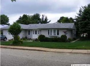 10 Margarita St, Toms River, NJ 08757
