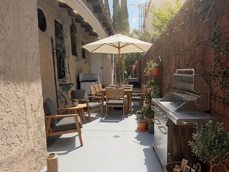 6132 Whitsett Ave — Photo 21