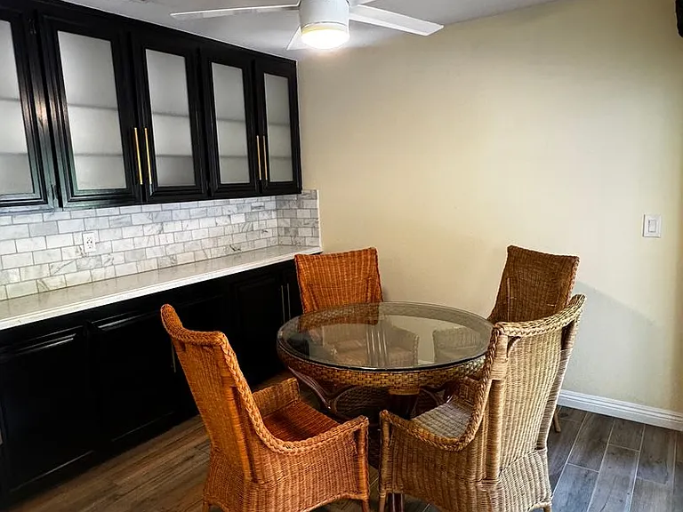 1580 Valecroft Ave — Photo 7