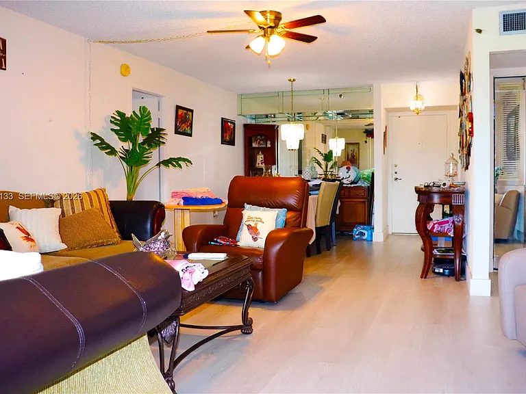 900 Saint Charles Pl #316 — Photo 16