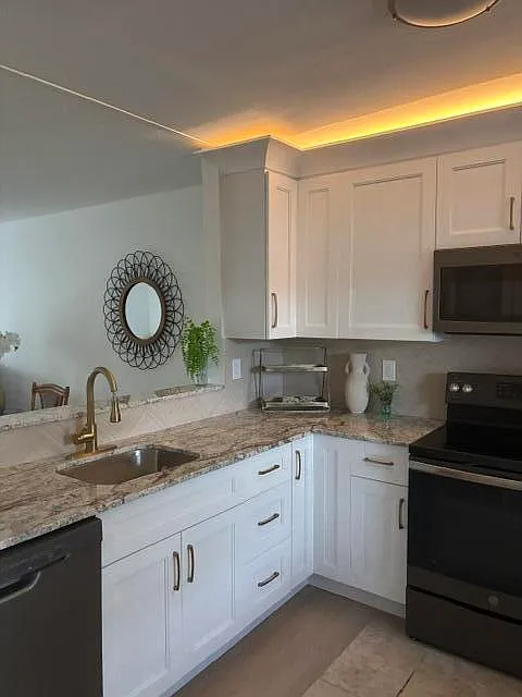 2 bed, 2.0 bath, 925 sqft, $1,950 — Photo 2