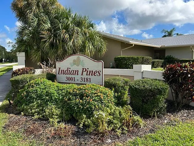 2 bed, 2.0 bath, 1034 sqft, $1,900 — Photo 2