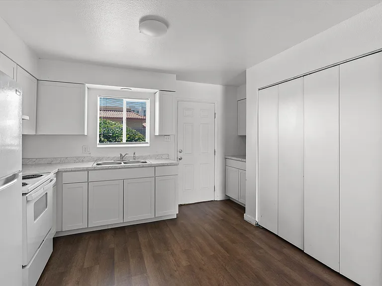 3255 Neil Rd #B — Photo 13