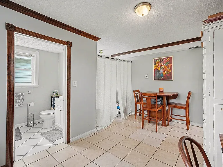 443 Washington Ave — Photo 9