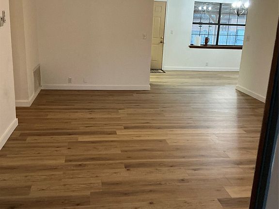 2nd image of 1008 E Creek Ave