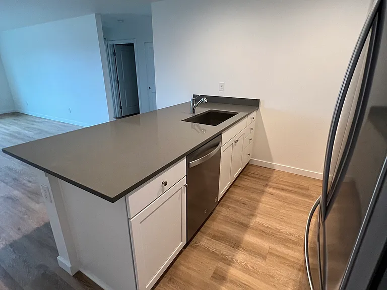 314 SW Washington Ave #203 — Photo 4