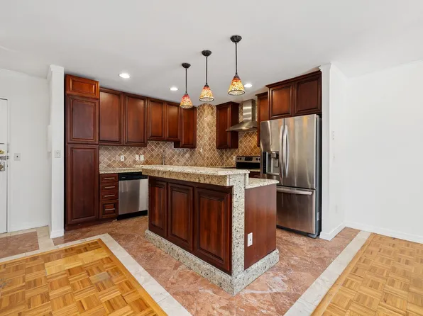 1111 River Road image 7 of 32