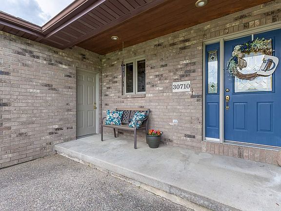 3rd image of 30710 Woodlawn Dr