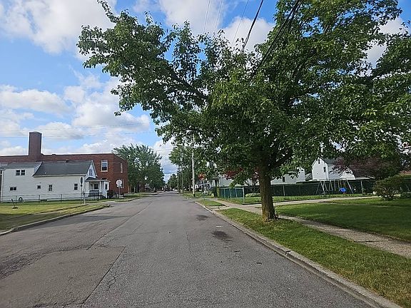 4th image of 26 Mansion Ave